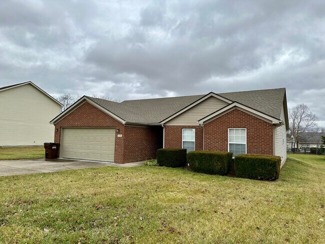 Building Photo - 216 Palm Hills Dr