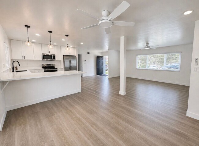 Building Photo - 3667 Agua Dulce Blvd