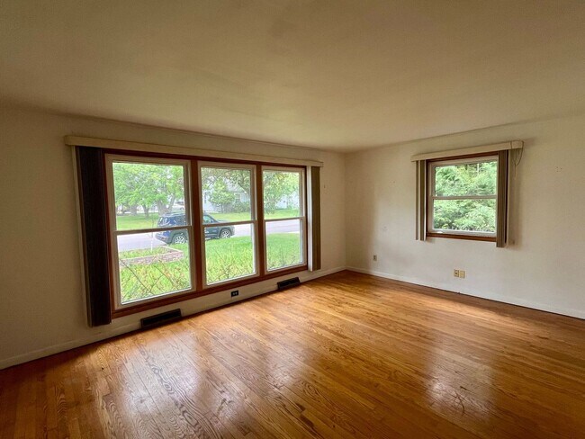 Building Photo - 3 Bed 1 Bath Single Family Home in Wausau
