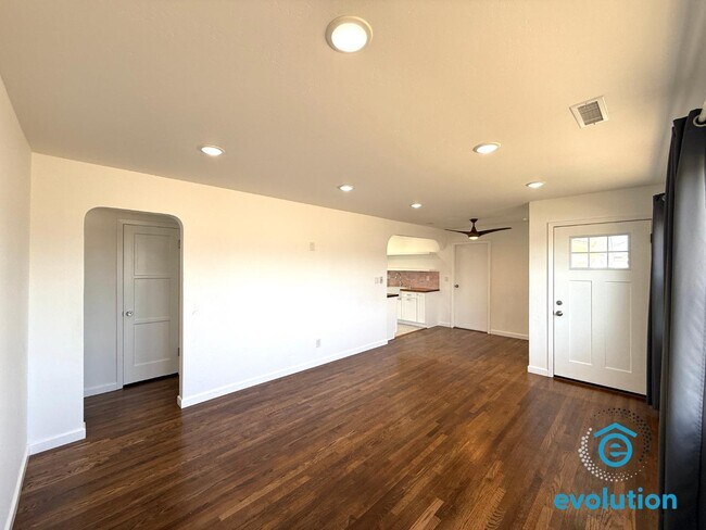 Foto del edificio - 843 Grove Ave