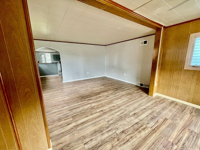 Foto del edificio - 2 Bed 2 Bath- Beaver Falls PA