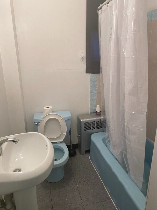 Foto del edificio - Spacious Rooms! W/D! Available Now!