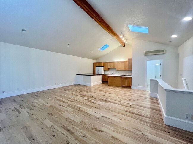Foto del edificio - 527 Mendocino Ave