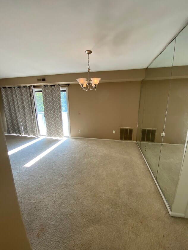 200 Erin Way Unit 204, Reisterstown, MD 21136 Condo for Rent in