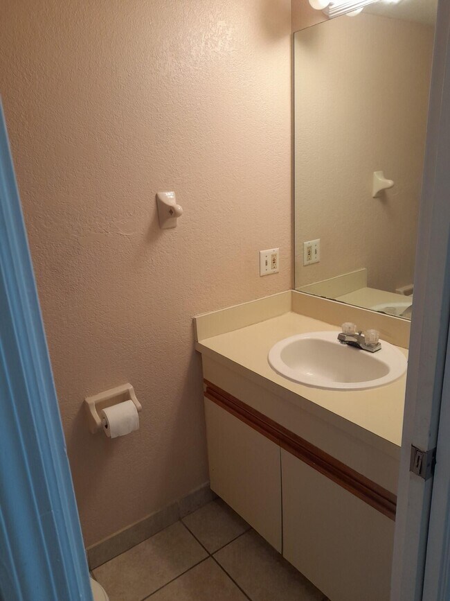 Building Photo - 5310 Elmhurst Rd