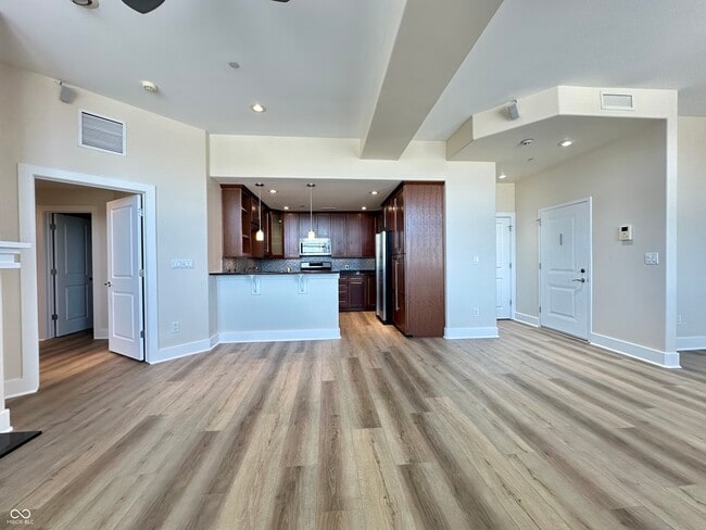Foto del edificio - 2105 N Meridian St