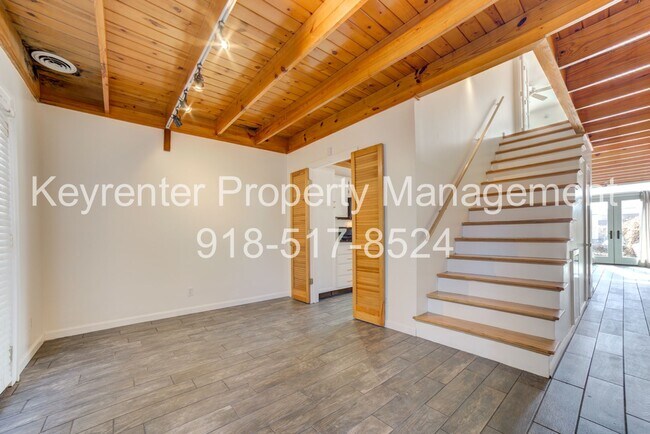 Foto del edificio - 1607 N Lewis Pl
