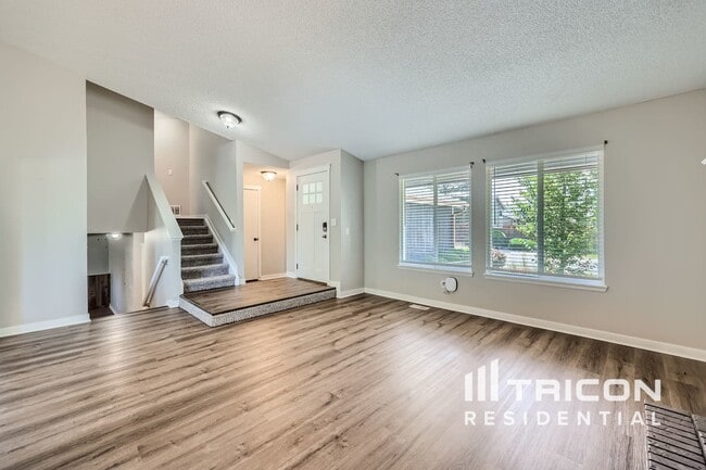 Building Photo - 385 Mountain Cloud Cir