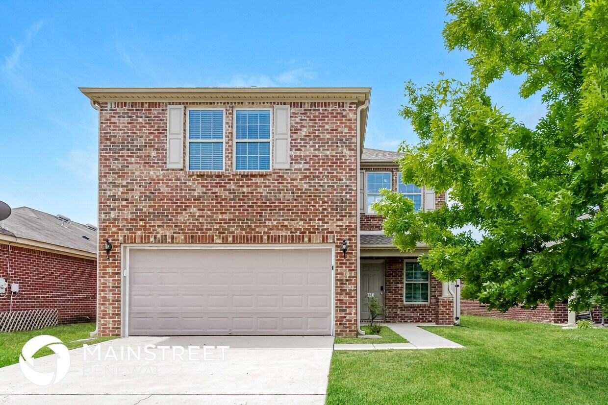 Foto principal - 120 Darrow Creek Dr