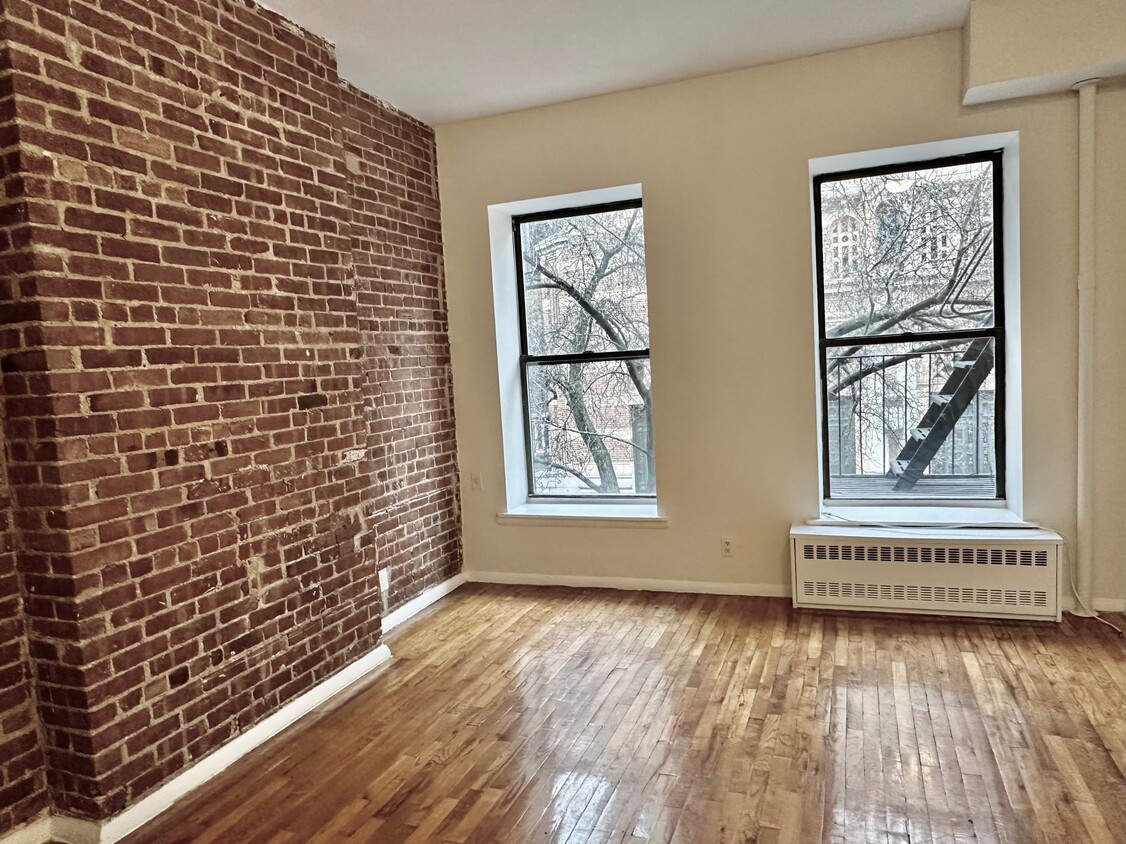 Foto principal - 208 W 82nd St