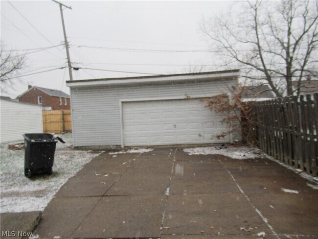 Foto del edificio - 4480 W 148th St