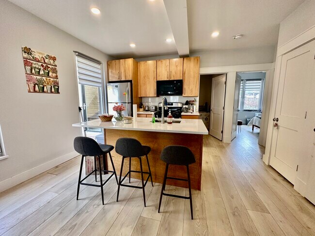 Building Photo - 10 Ward St