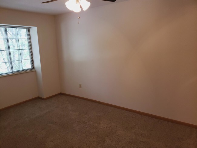 Building Photo - 2430 Old Stone Ct
