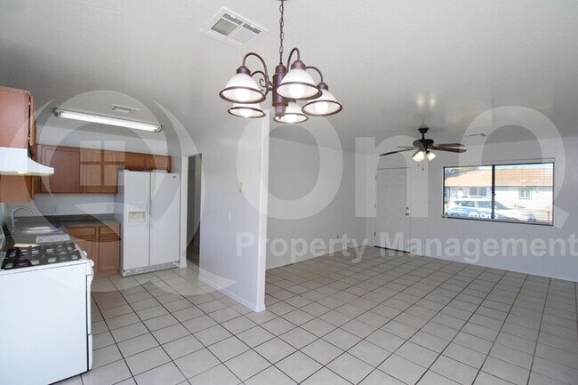 Building Photo - 1735 W Bluefield Ave