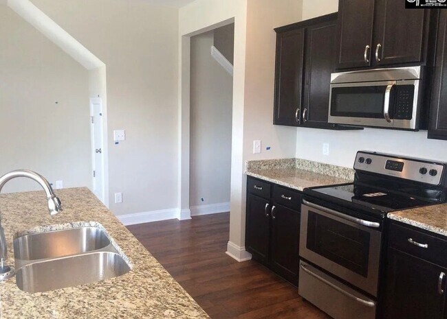 Foto del edificio - 156 Top Forest Drive