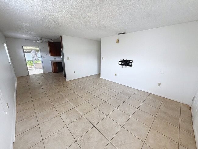 Photo - Lovely 2 bedroom 1 bath! Apartment
