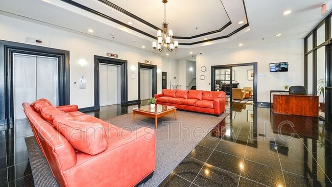 Building Photo - 1001 N Randolph St