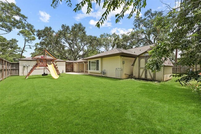 Building Photo - 2707 Stetson Ln
