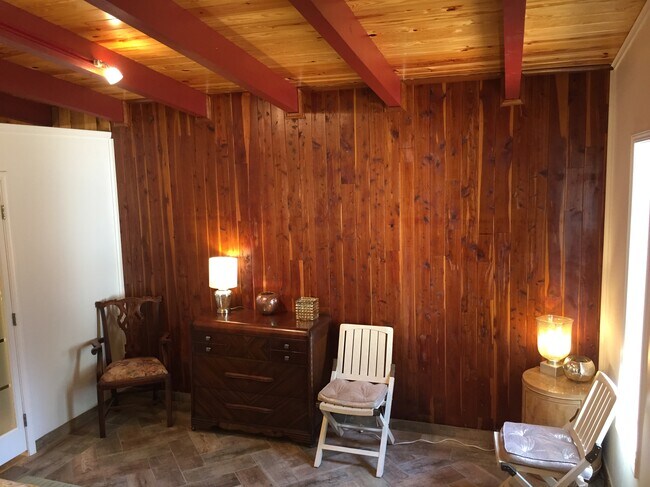 Foto del edificio - 1989 N Ridgeway Rd