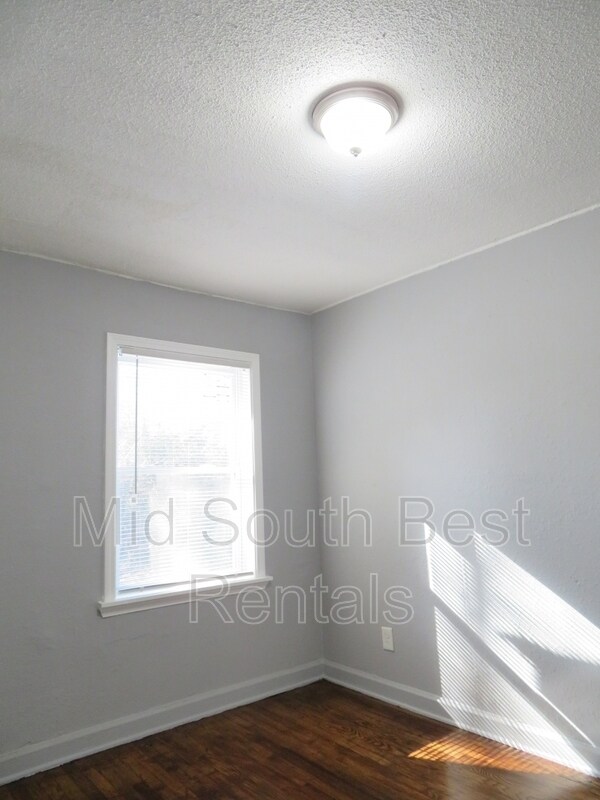 Building Photo - 1393 Kimball Ave