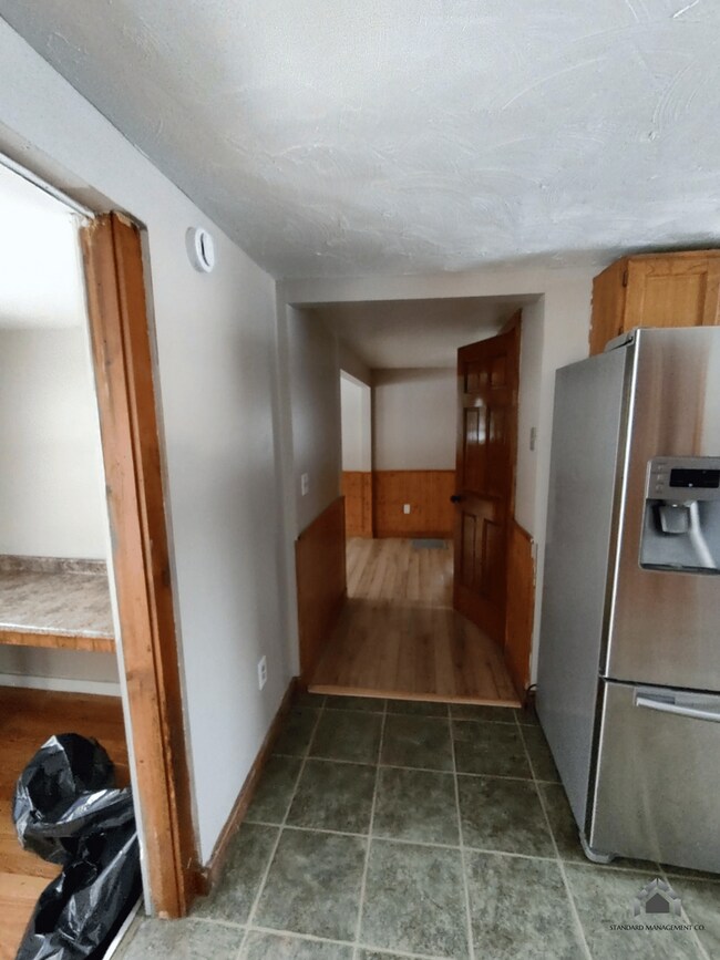 Foto del edificio - 328 N Pond Rd