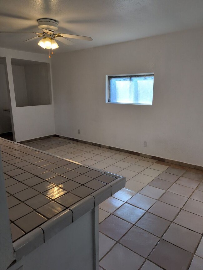 Foto del edificio - 2 Bedroom 1 Bath- House