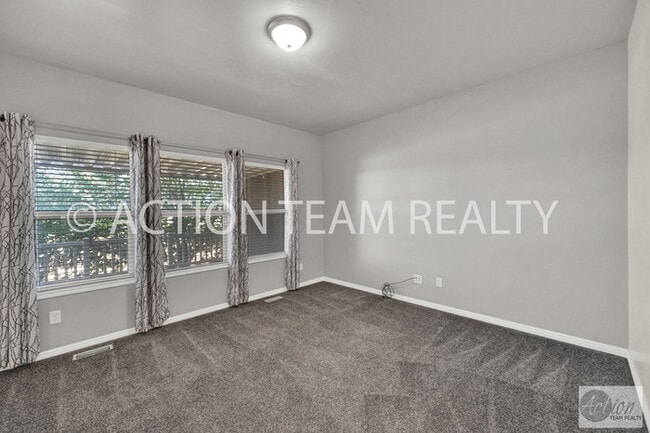 Foto del edificio - Mid-Row Townhome in Riverton