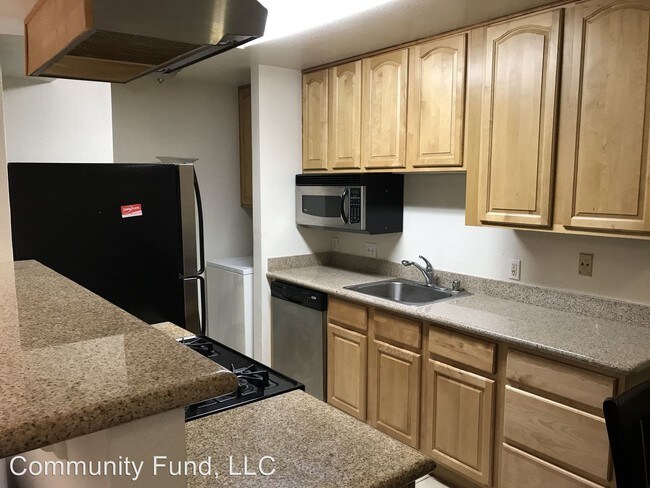 Building Photo - 1 br, 1 bath House - 1185 Lakeview Cir.