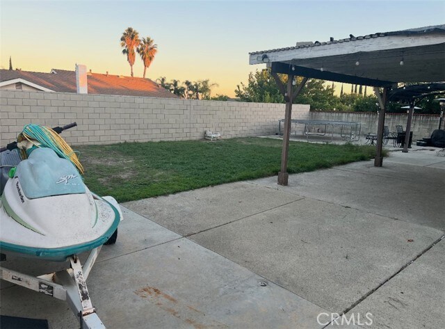 Foto del edificio - 1456 N Barranca Ave