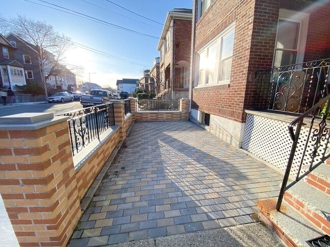 Building Photo - 103 Colborne Rd