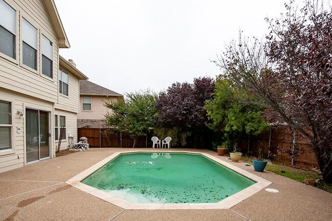 Foto del edificio - 9008 Bedford Ln