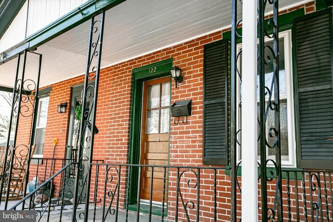 Building Photo - 122 Fowler Ave