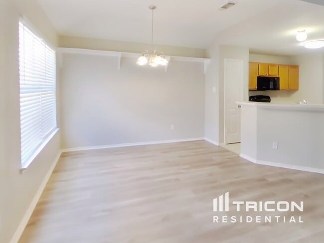 Foto del edificio - 7319 Woodhome Dr