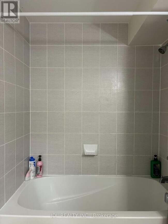 Photo du bâtiment - 15 Wildflower Wy.