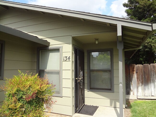 Building Photo - NW3180#134/#136-Melo, Ernest