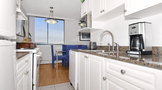 Building Photo - Marlborough Tower