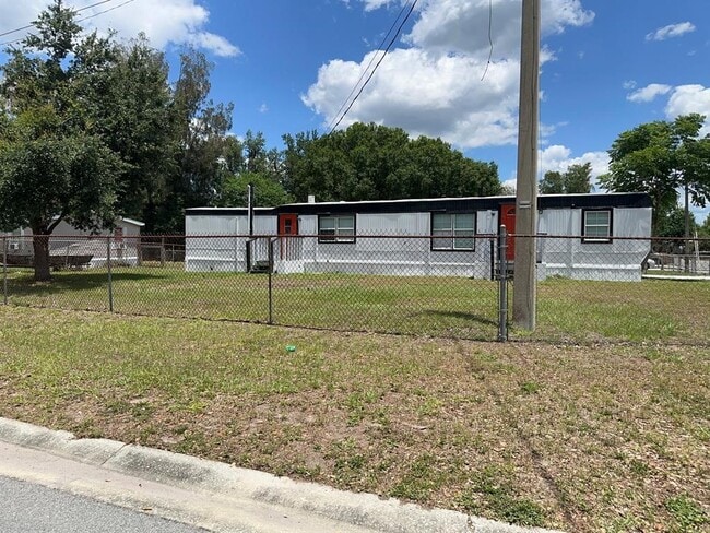 Building Photo - 3061 Crystal Hills Dr