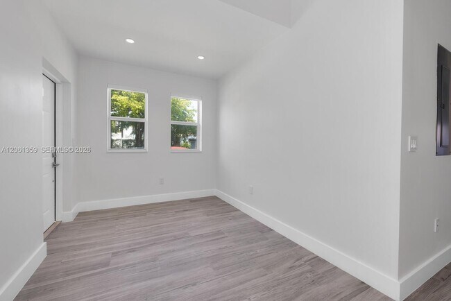 Foto del edificio - 2426 SW 25th St