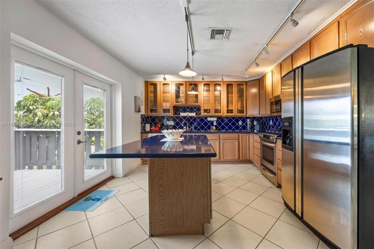 Foto principal - 400 SE 31st St