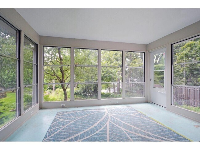 Foto del edificio - 155 Benton Ave