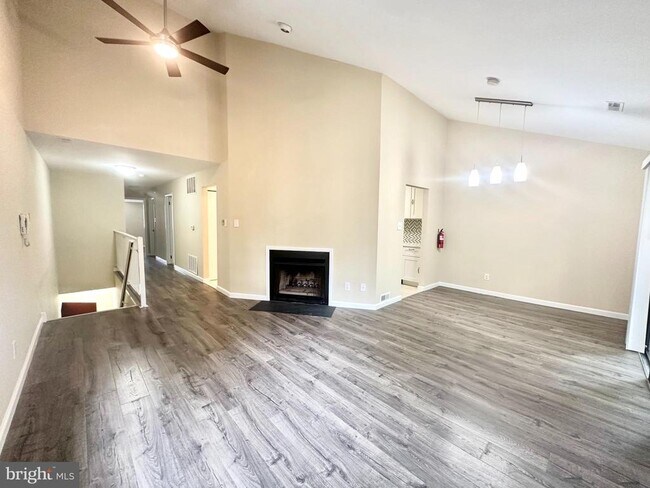 Foto del edificio - 505B Cypress Point Cir