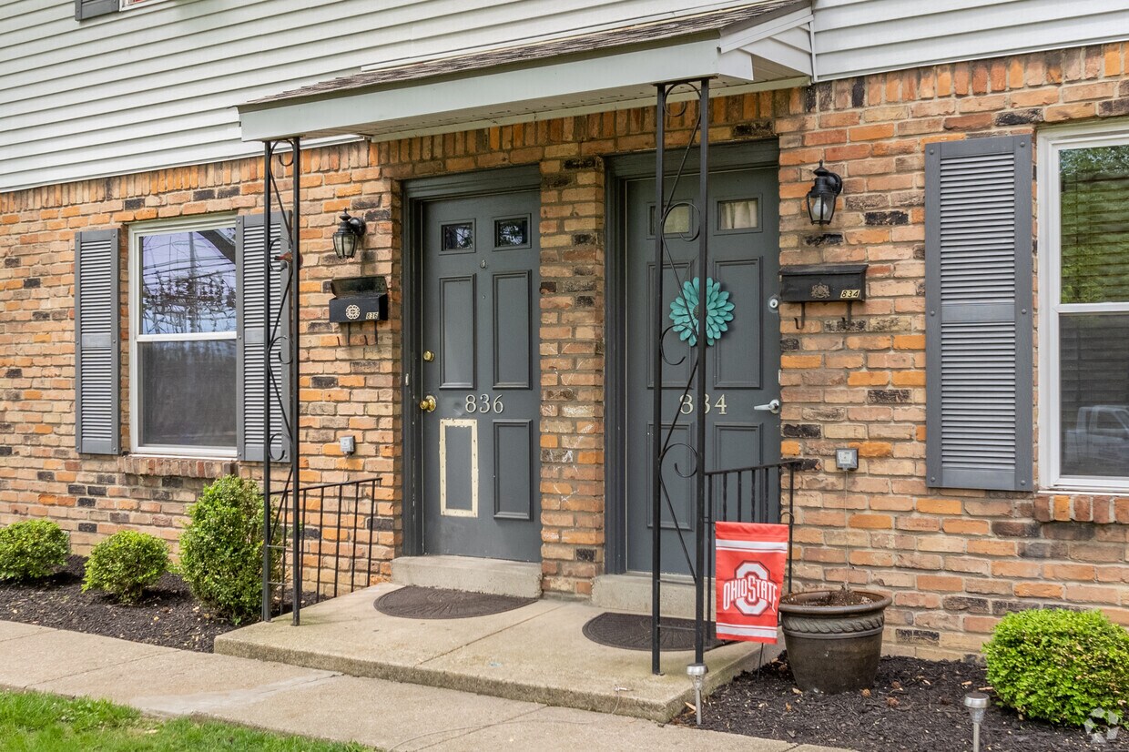Foto del edificio - 834-838 Jackson Ln