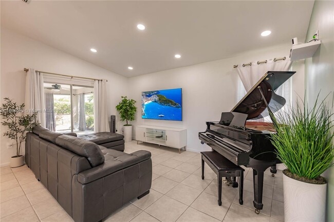 Foto del edificio - 2235 SE 6th Ct