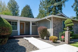 Building Photo - 6715 149th Ave NE