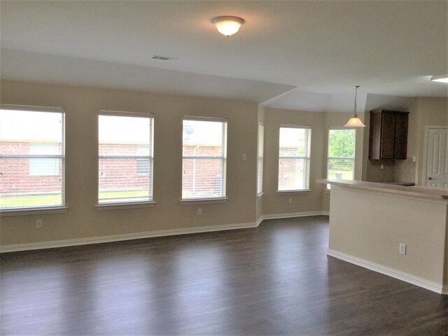 Foto del edificio - 245 Brookdale Dr