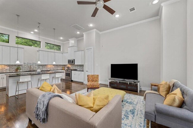 Foto del edificio - 1227 W 21st St