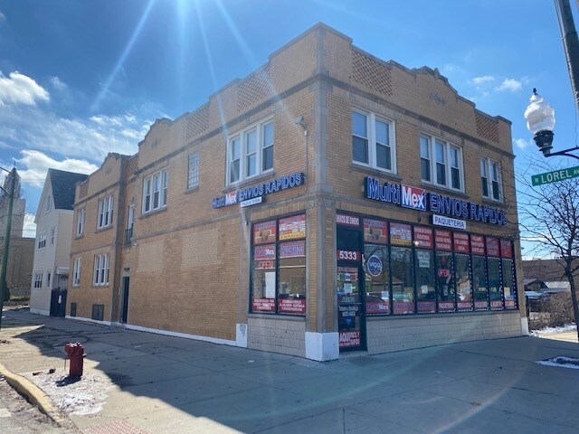 Foto principal - 5333 W Fullerton Ave