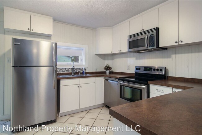 Building Photo - 2 br, 2 bath House - 301 Cochlin Street