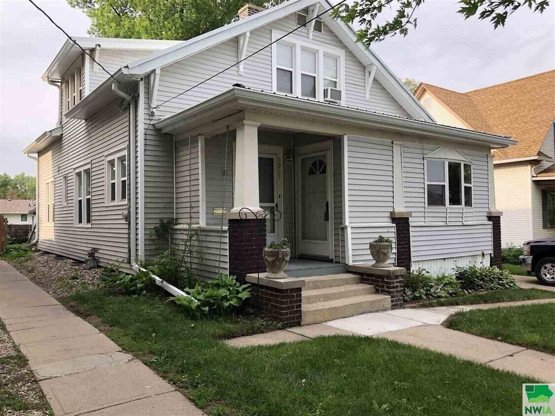Primary Photo - 3907 Peters Ave