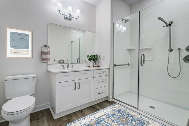 Building Photo - 160 School St